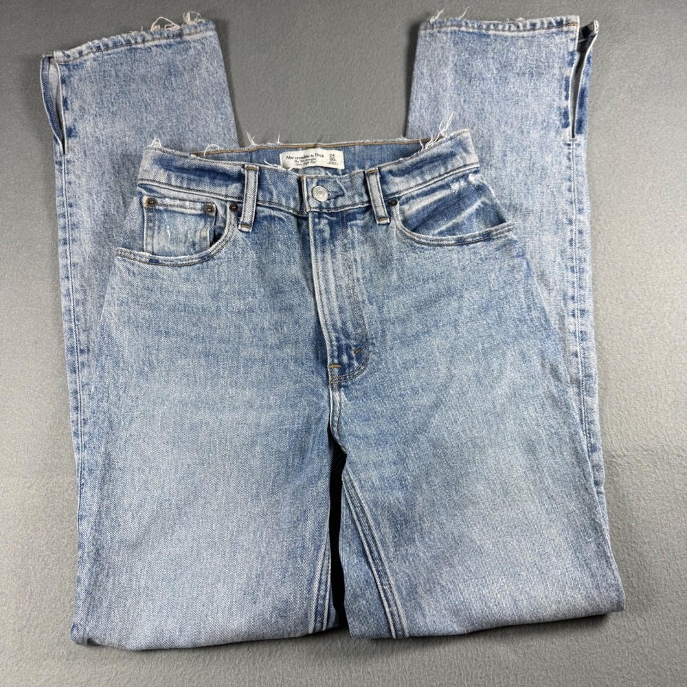 Abercrombie & Fitch The 90s Straight Ultra High Rise Jeans 24/00R Light Wash